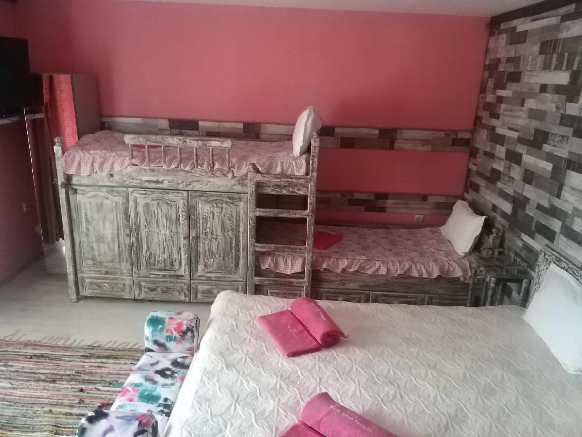 Къща За Гости "Там Край Реката " Slivek Ngoại thất bức ảnh