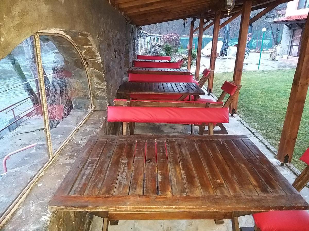 Къща За Гости "Там Край Реката " Slivek Ngoại thất bức ảnh